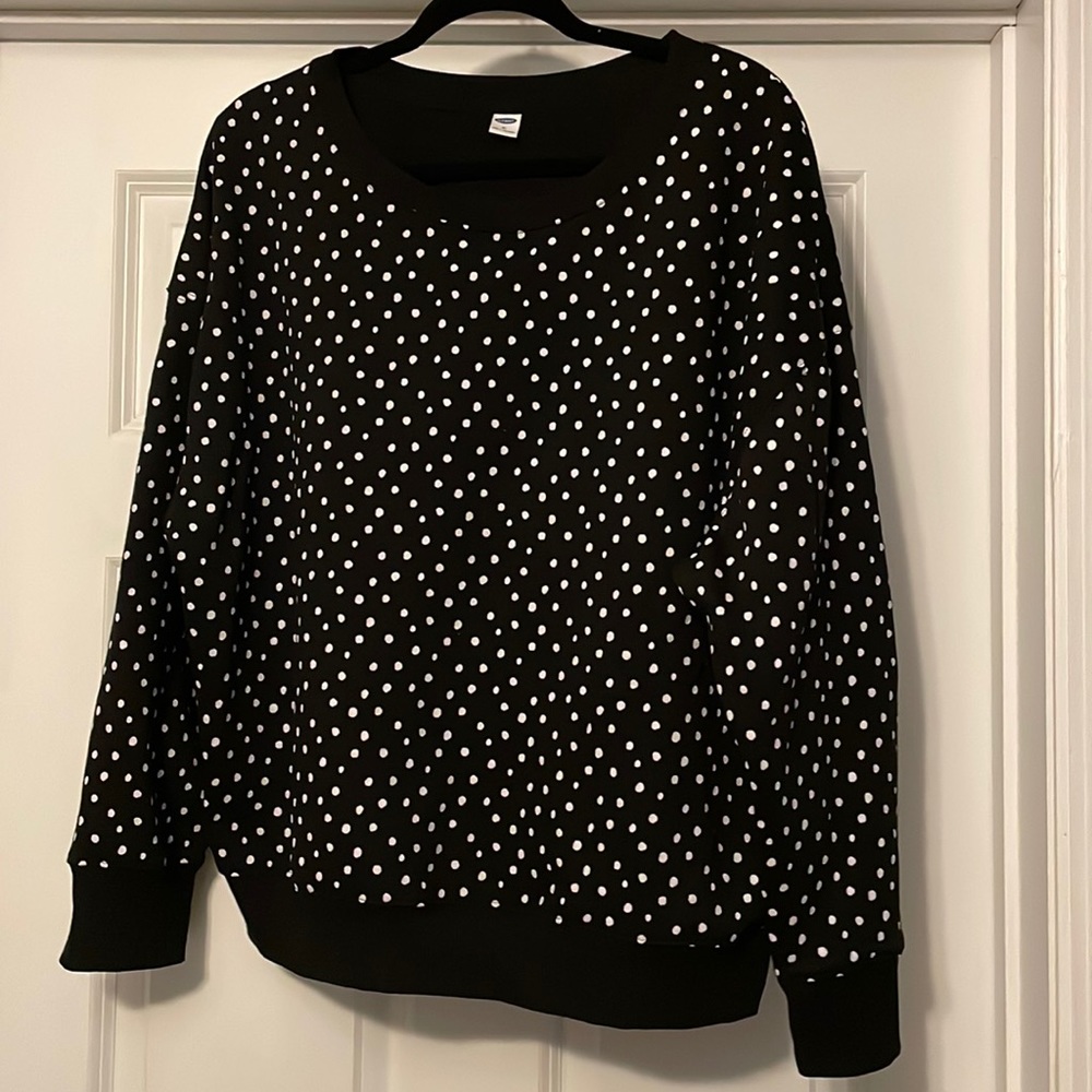 Old Navy Black and White Polka Dot Sweatshirt